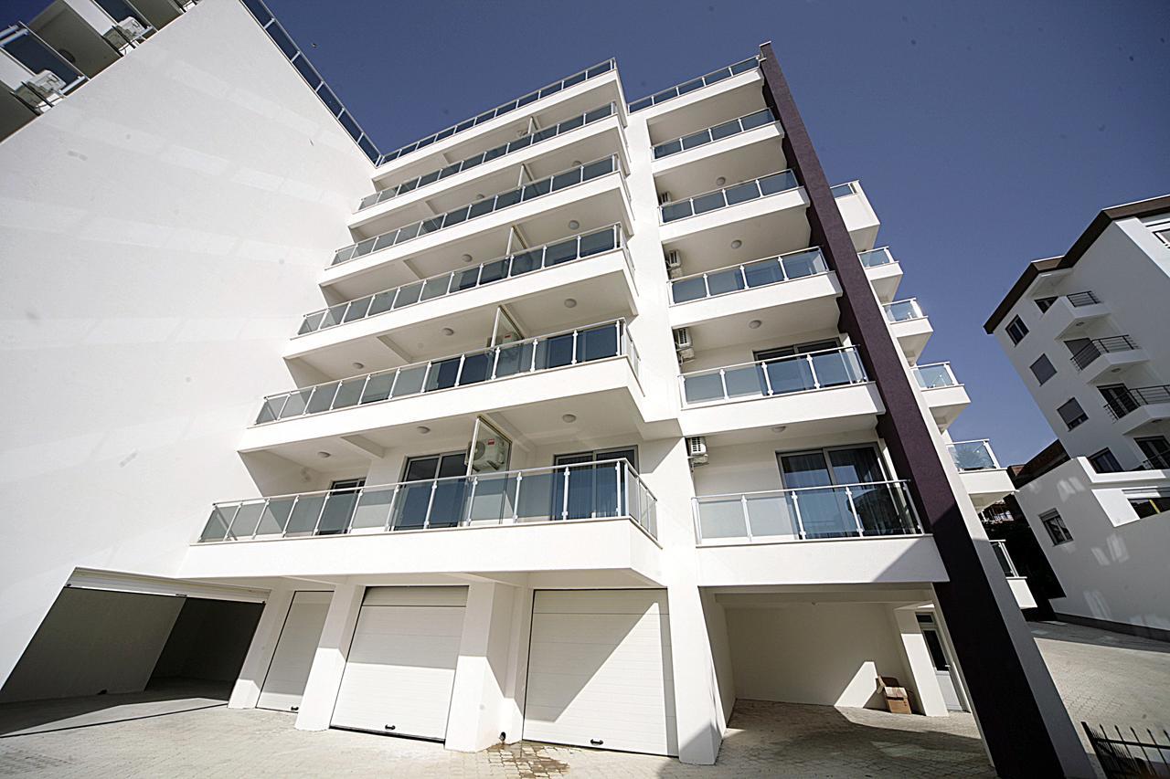 Sea Star Apartment Dobra Voda Dış mekan fotoğraf