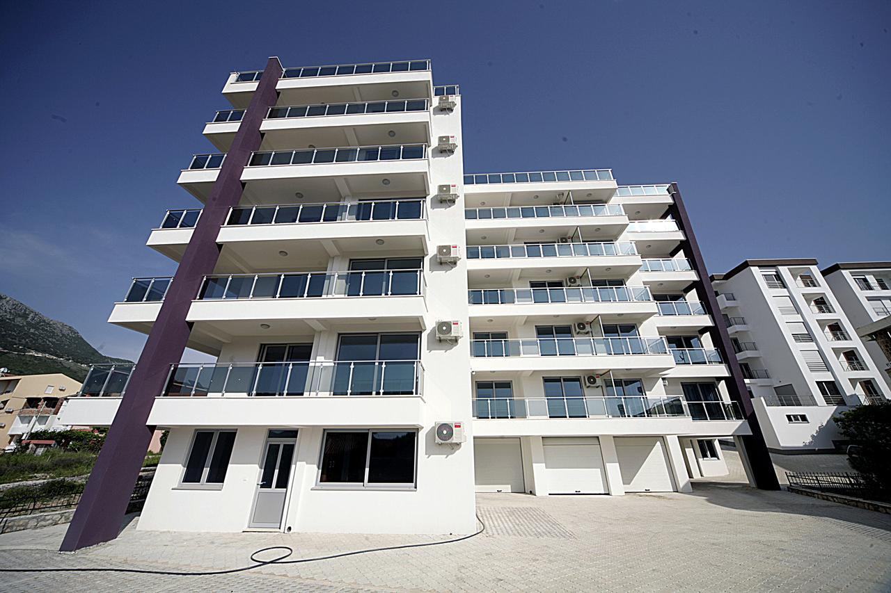 Sea Star Apartment Dobra Voda Dış mekan fotoğraf