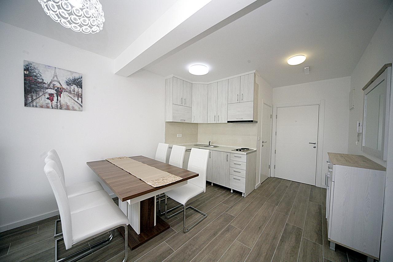 Sea Star Apartment Dobra Voda Dış mekan fotoğraf