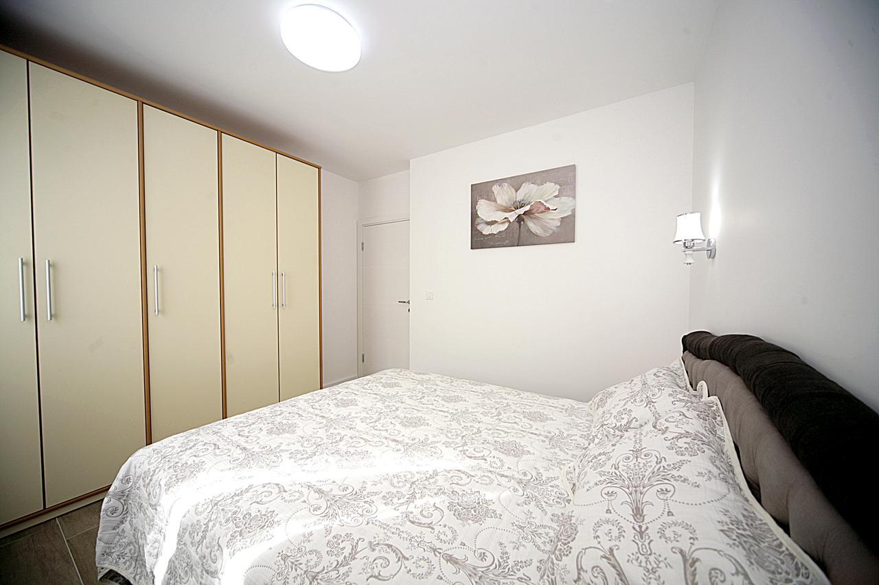Sea Star Apartment Dobra Voda Dış mekan fotoğraf