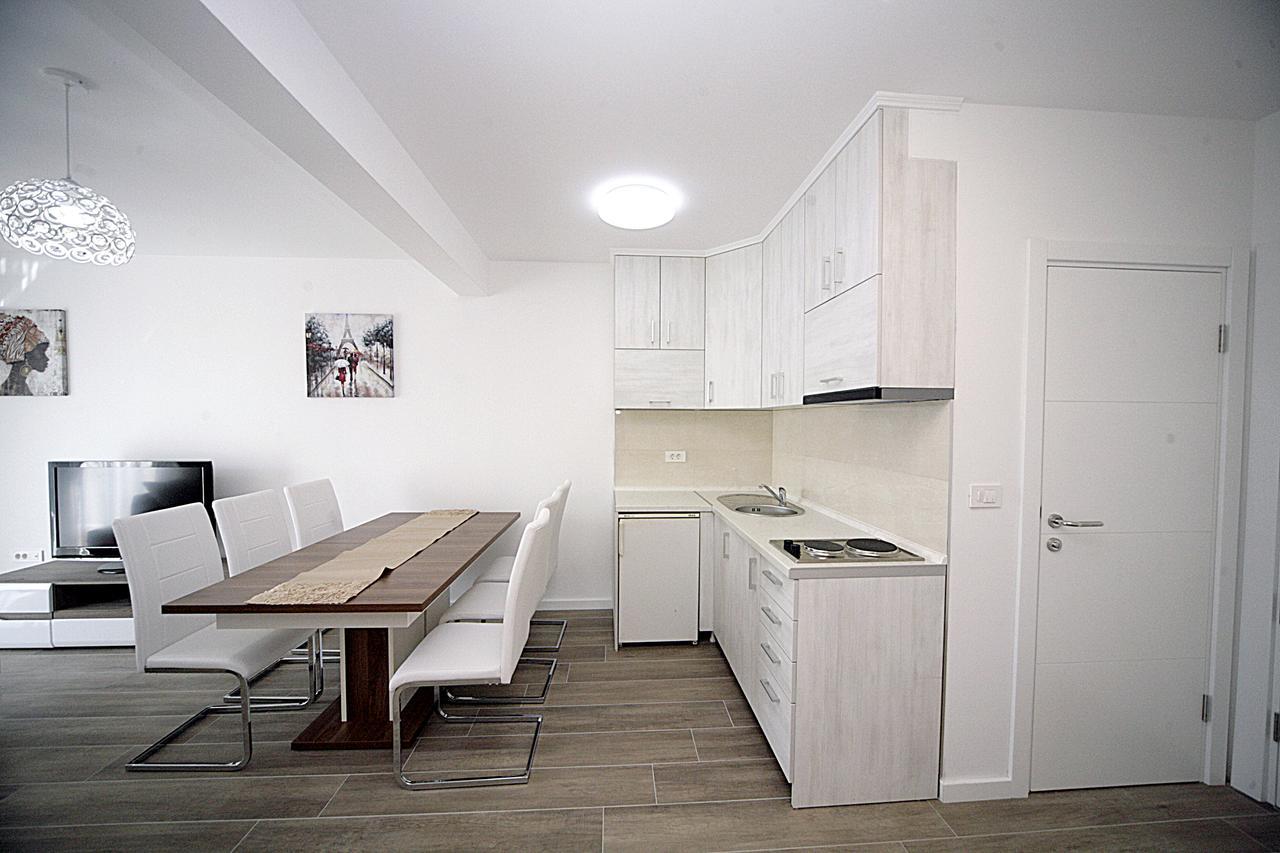 Sea Star Apartment Dobra Voda Dış mekan fotoğraf