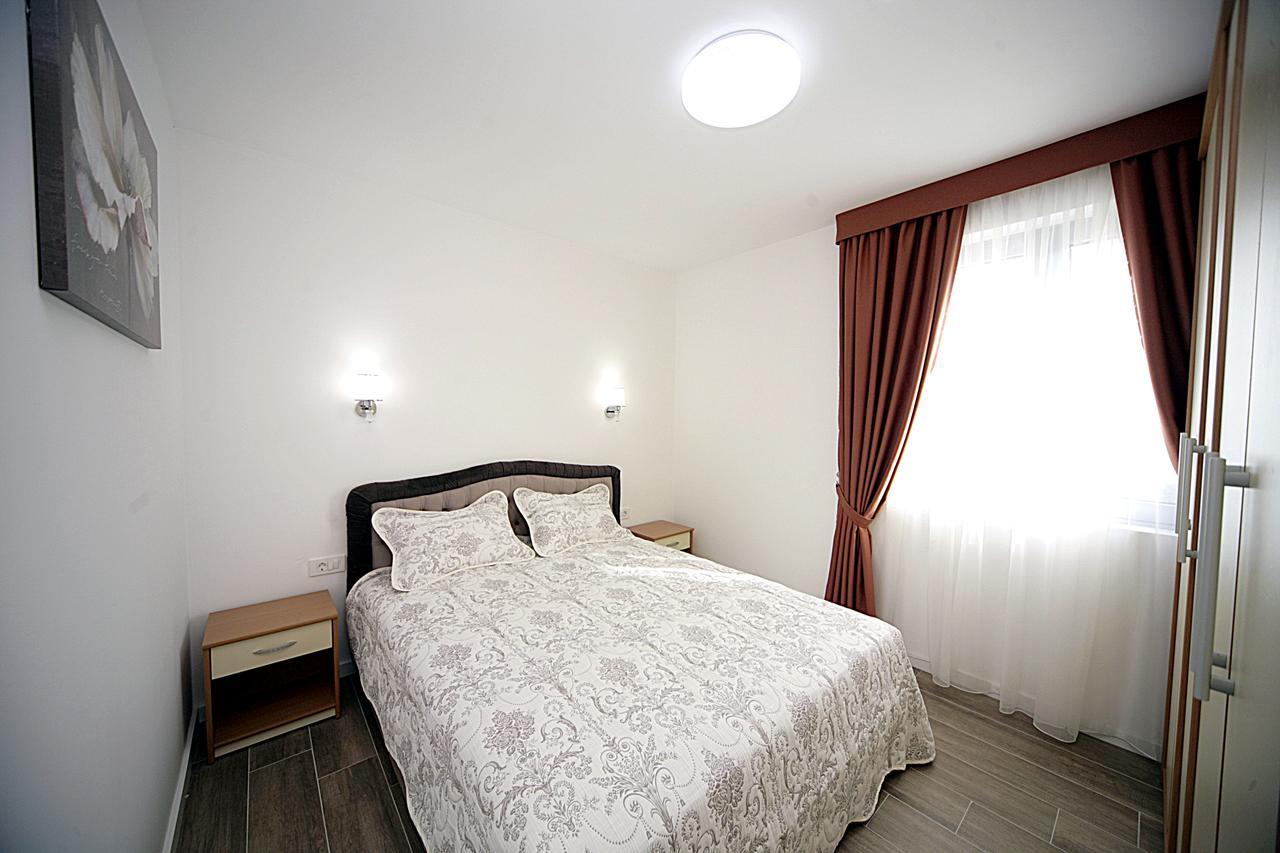 Sea Star Apartment Dobra Voda Dış mekan fotoğraf