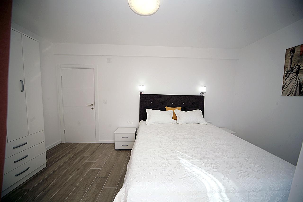 Sea Star Apartment Dobra Voda Dış mekan fotoğraf