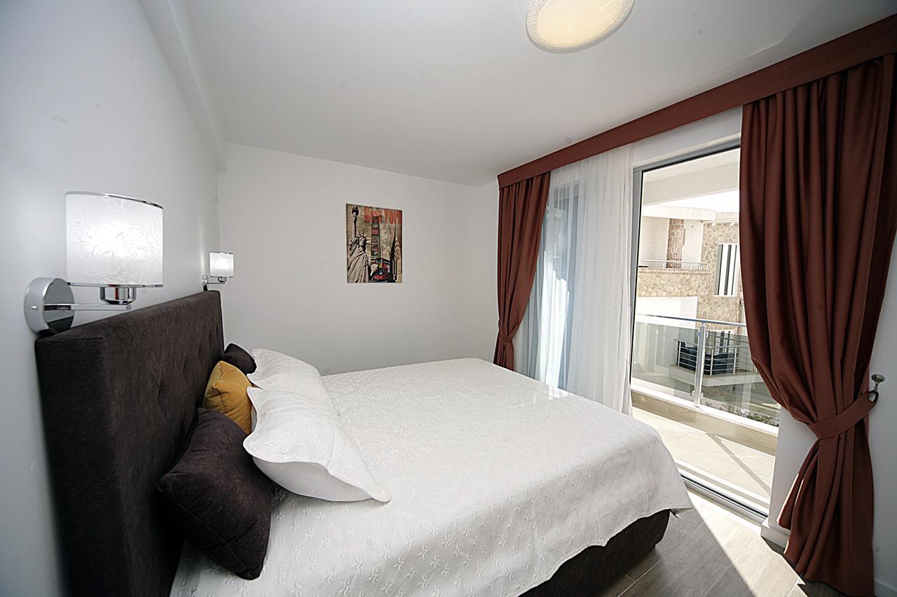 Sea Star Apartment Dobra Voda Dış mekan fotoğraf