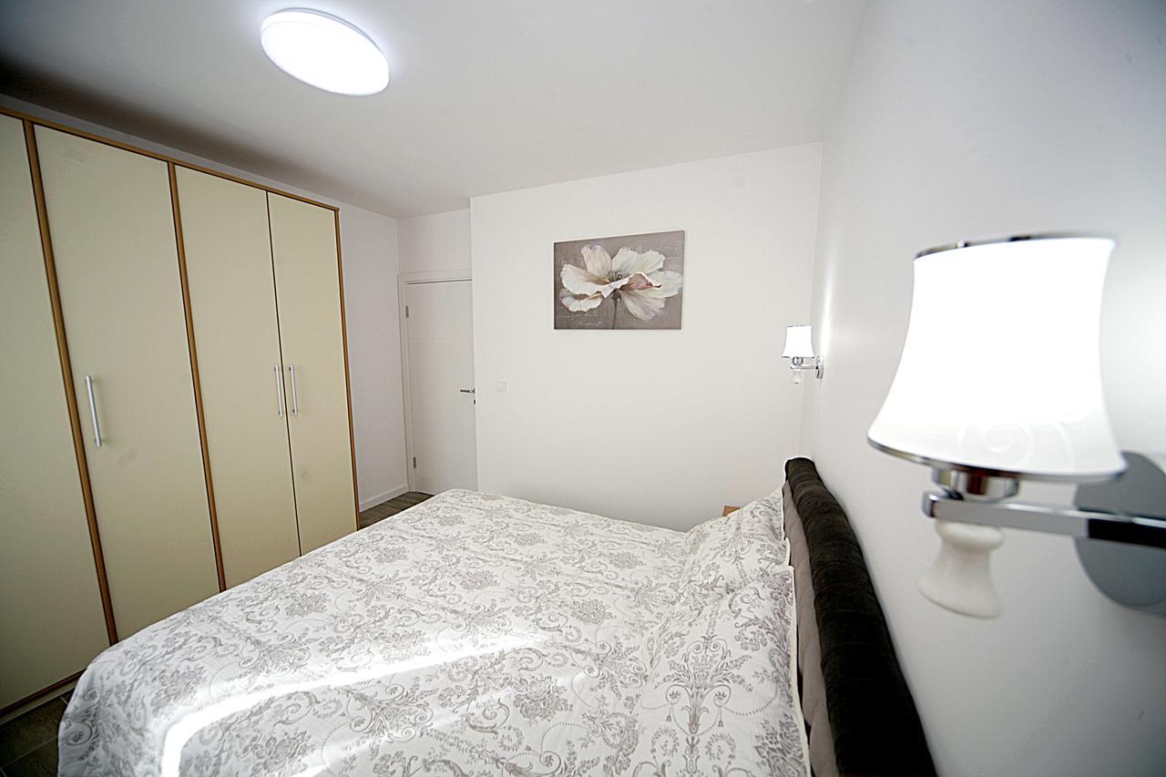Sea Star Apartment Dobra Voda Dış mekan fotoğraf